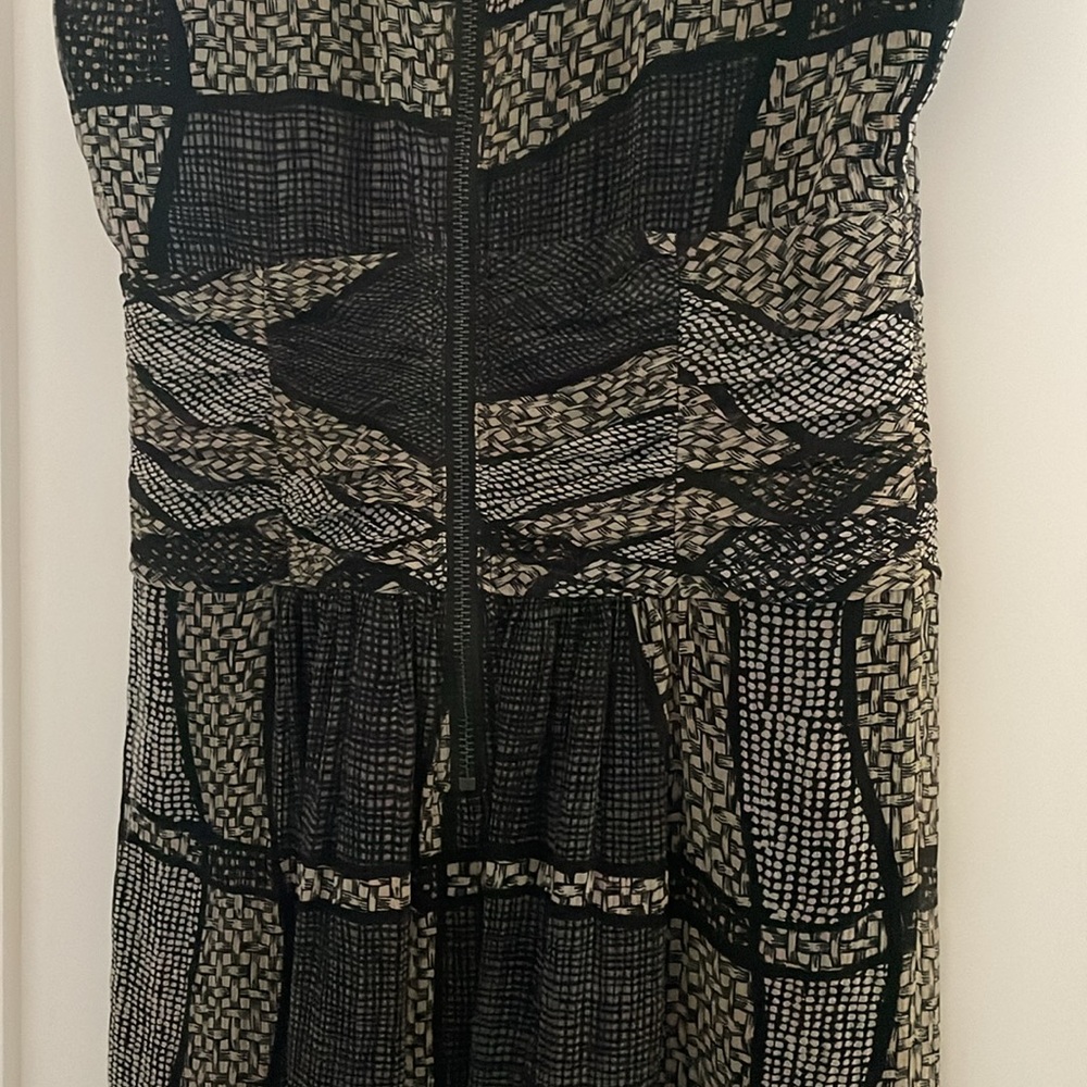 Burberry Black And Gray Patterned Sleeveless Dress - image 5